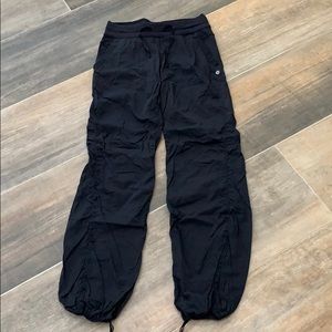{Lululemon} Women’s Sz 10 Black Pants